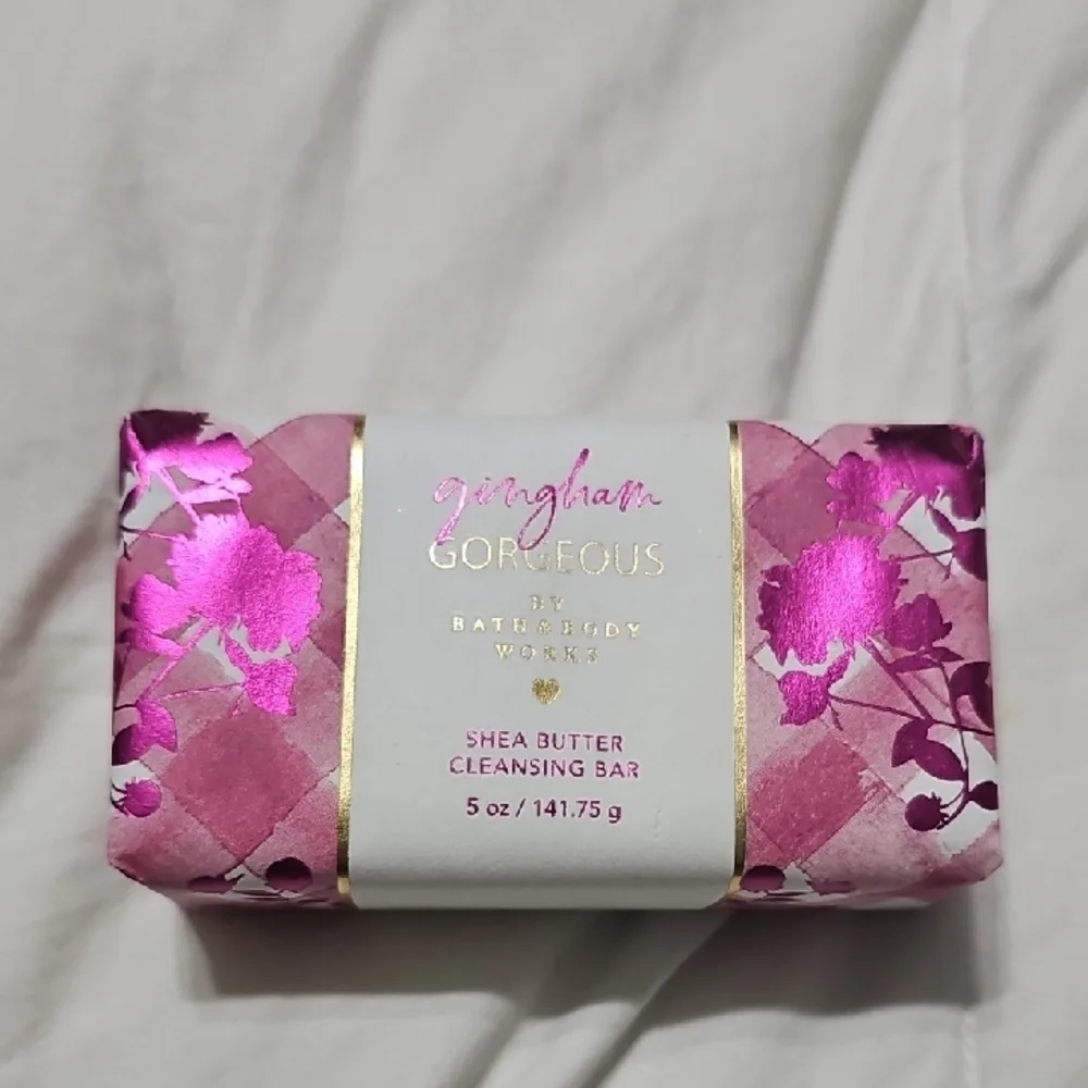 Bath And Body Works Gingham Gorgeous Shea Butter Cleansing Bar! 5oz